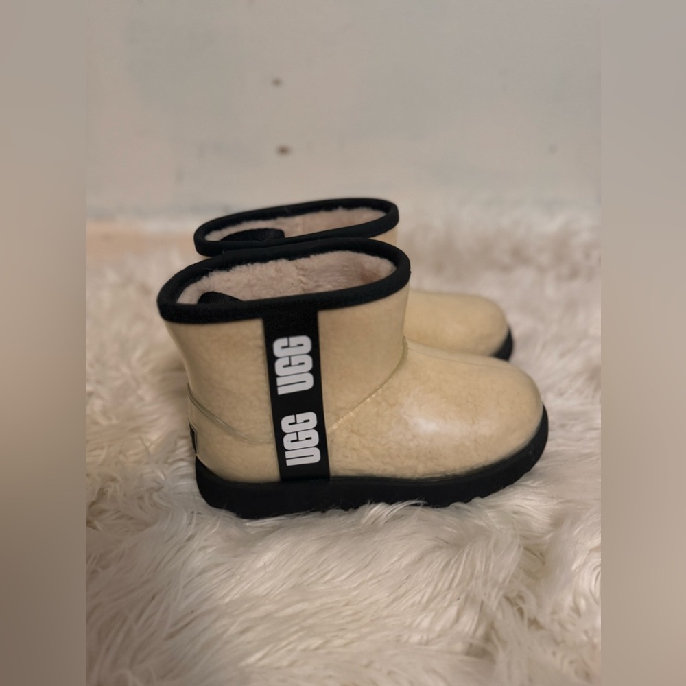Classic Clear Sherpa Girls Ugg Boots